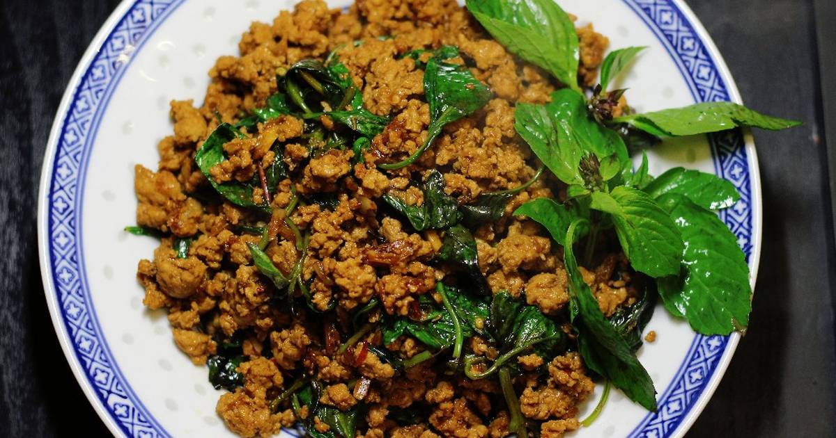 114. PHAD KRA PAO KLUK KHAO