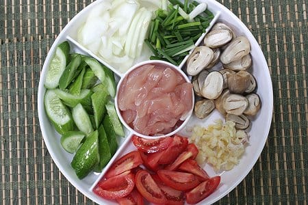 Gà xào chua ngọt kiểu Thái